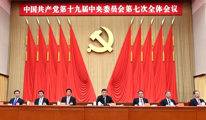 3中国共产党第十九届中央委员会第七次全体会议，于2022年10月9日至12日在北京举行。这是习近平、李克强、栗战书、汪洋、王沪宁、赵乐际、韩正等在主席台上。